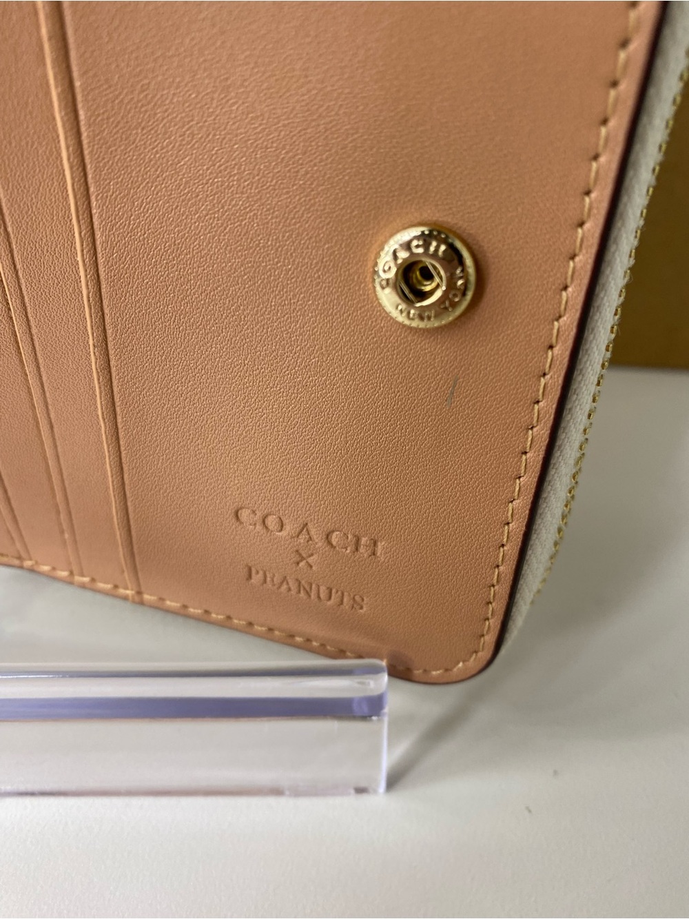 Coach x Peanuts Snoopy Surf Zip Wallet - Picture 8 of 12